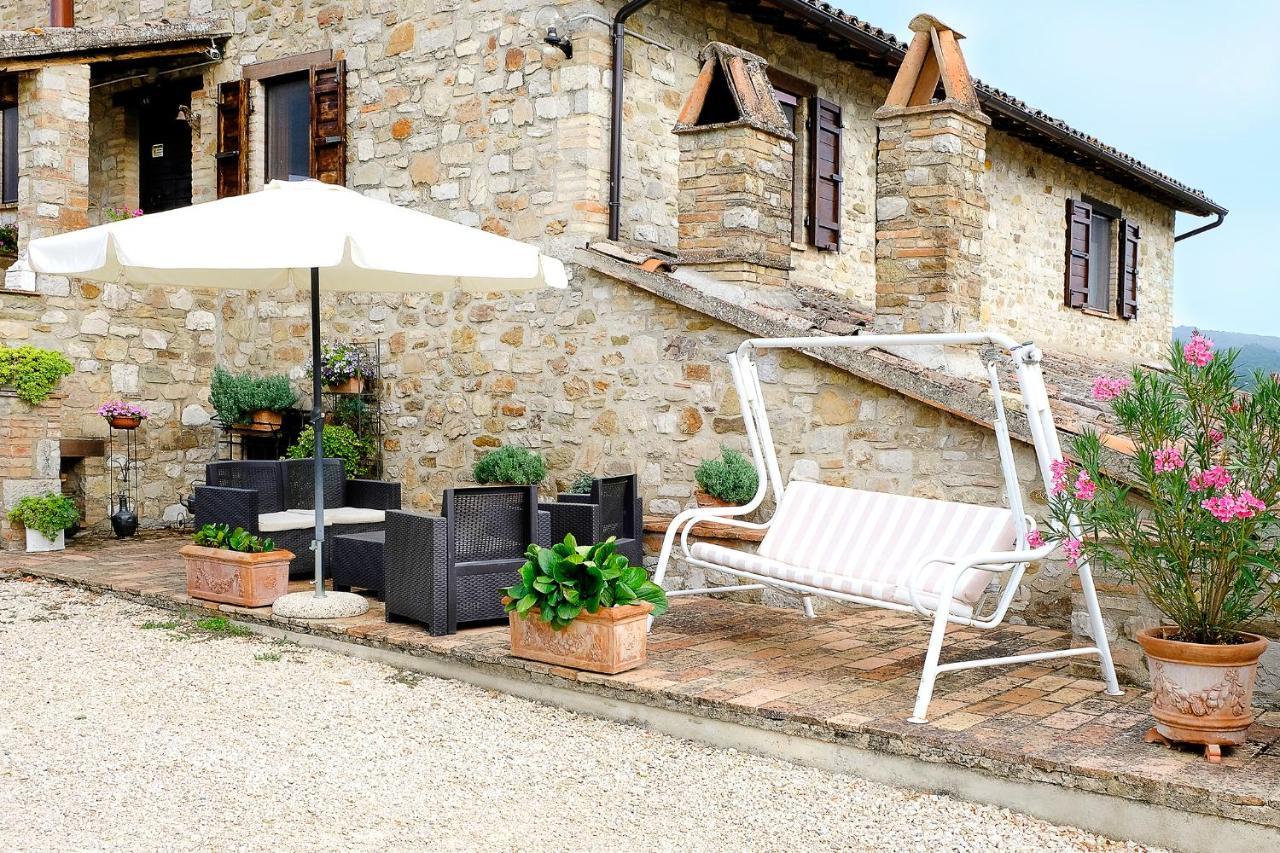 Casale Le Orme Bed & Breakfast Тоди Екстериор снимка
